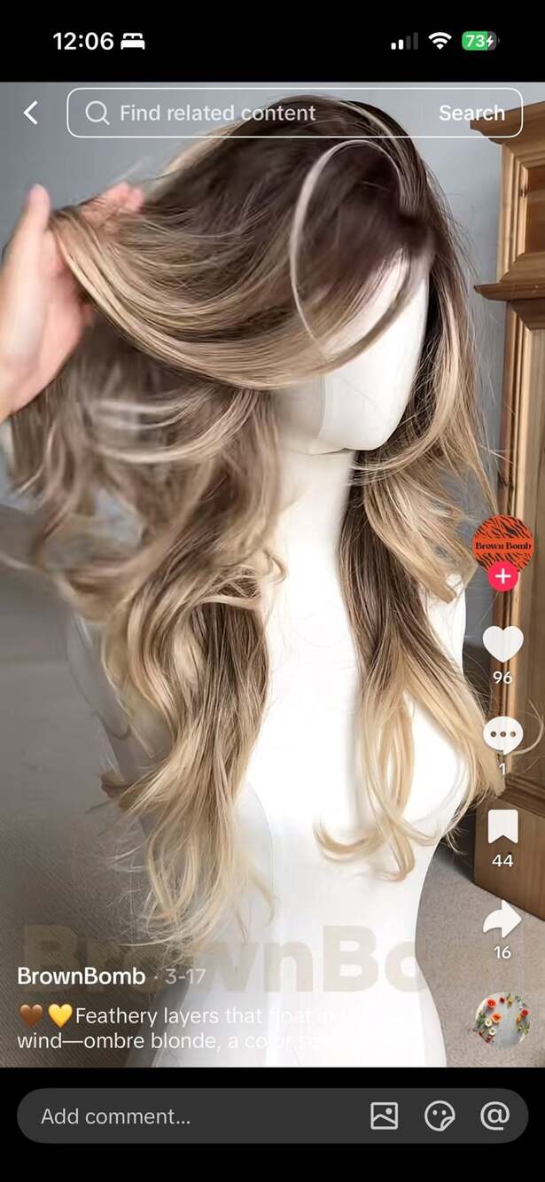 Long Wavy Ombre Blonde Wig